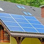 不動産投資と太陽光発電投資を比較!メリットが多いのはどっちだ