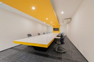 ROYAL YELLOW HLD.とは？